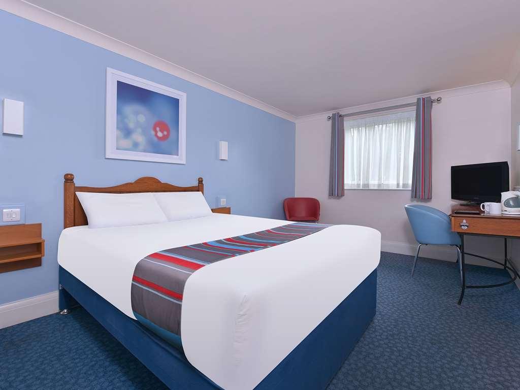 Travelodge Bournemouth Cooper Dean الغرفة الصورة