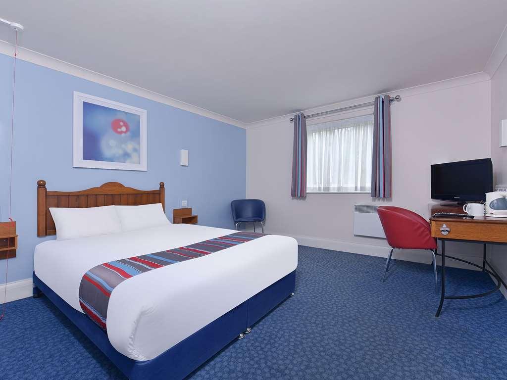Travelodge Bournemouth Cooper Dean الغرفة الصورة