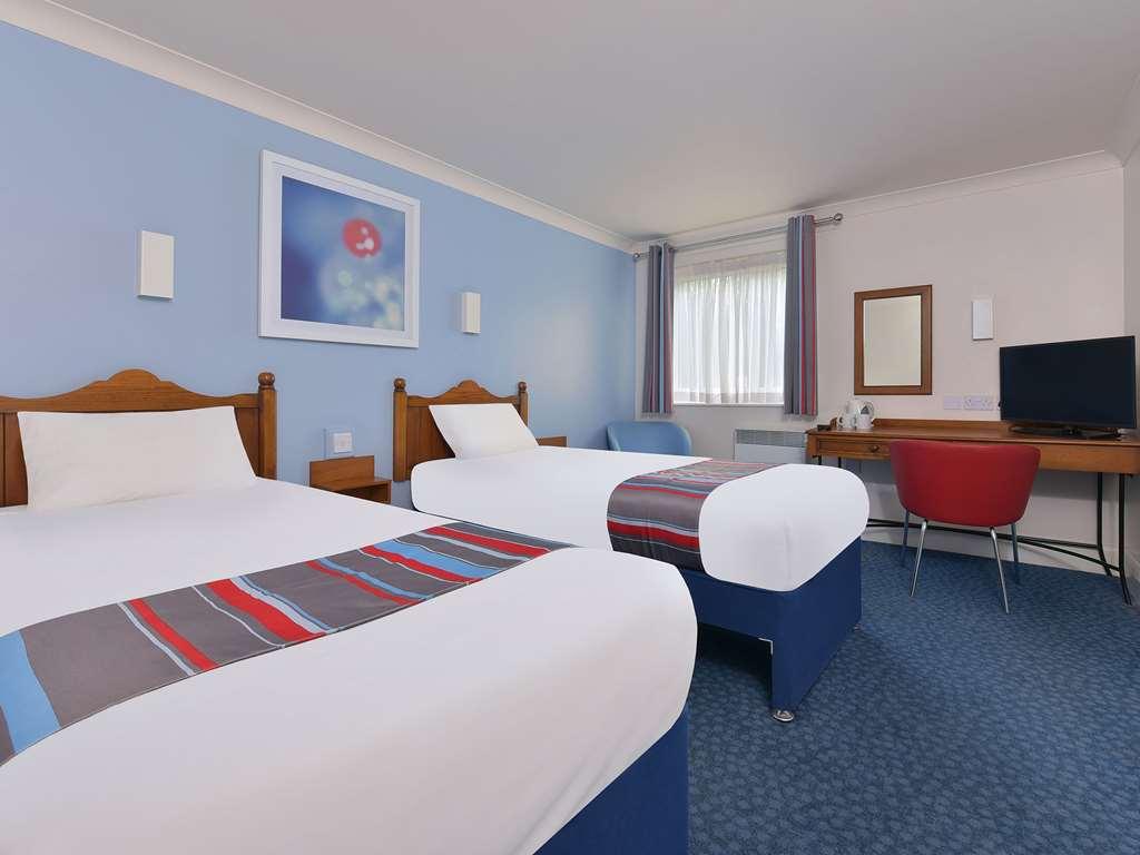 Travelodge Bournemouth Cooper Dean الغرفة الصورة
